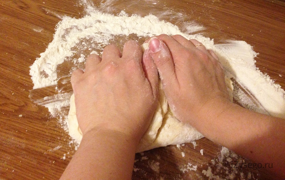 Как замесить тесто для пирожков